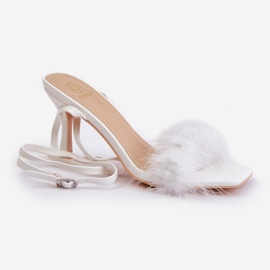 Sandalias blancas de tacón alto con plumas Emilettra blanco 4