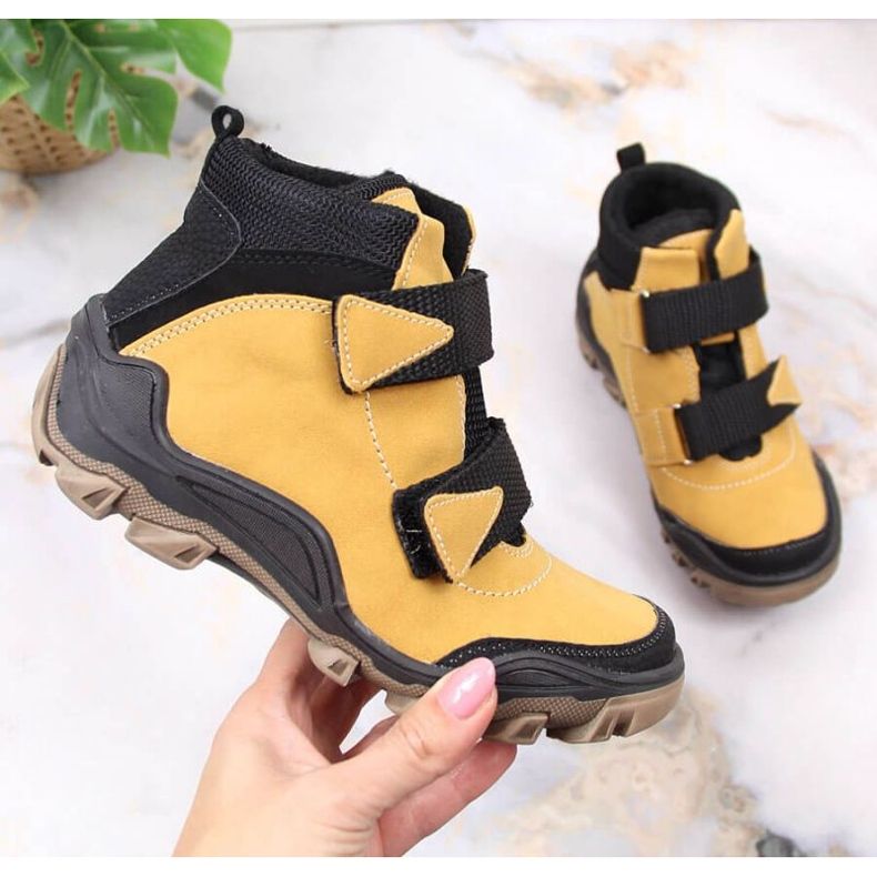 Botas aislantes Kornecki Jr KOR6394E camel con velcro amarillo 1