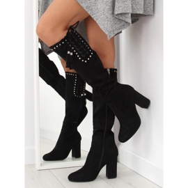 Tacones negros clásicos 1