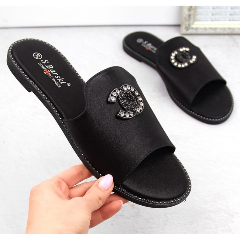 Cómodas chanclas con pedrería S.Barski W OLI258A, negro 1