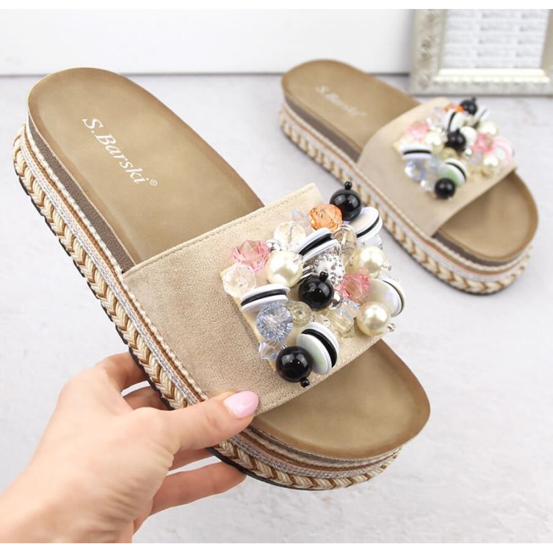 S.Barski W OLI260 chanclas plataforma beige con abalorios 1