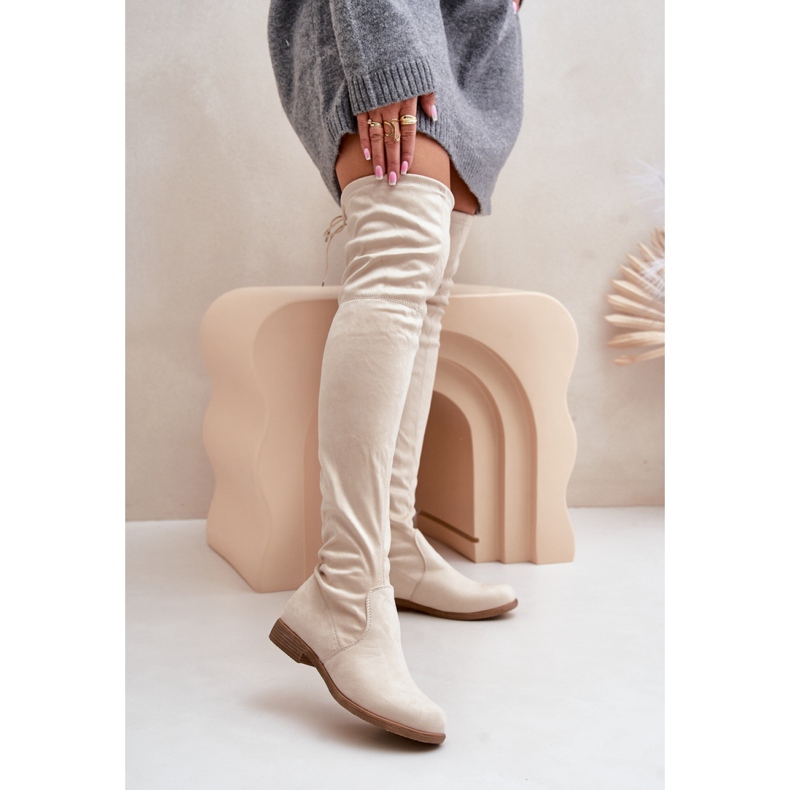 Modelo A26 Botas beige 1 Modelo A26 Botas beige 1