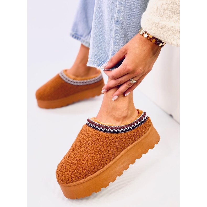 Botas de nieve cortas de mujer con borrego camel marrón 2