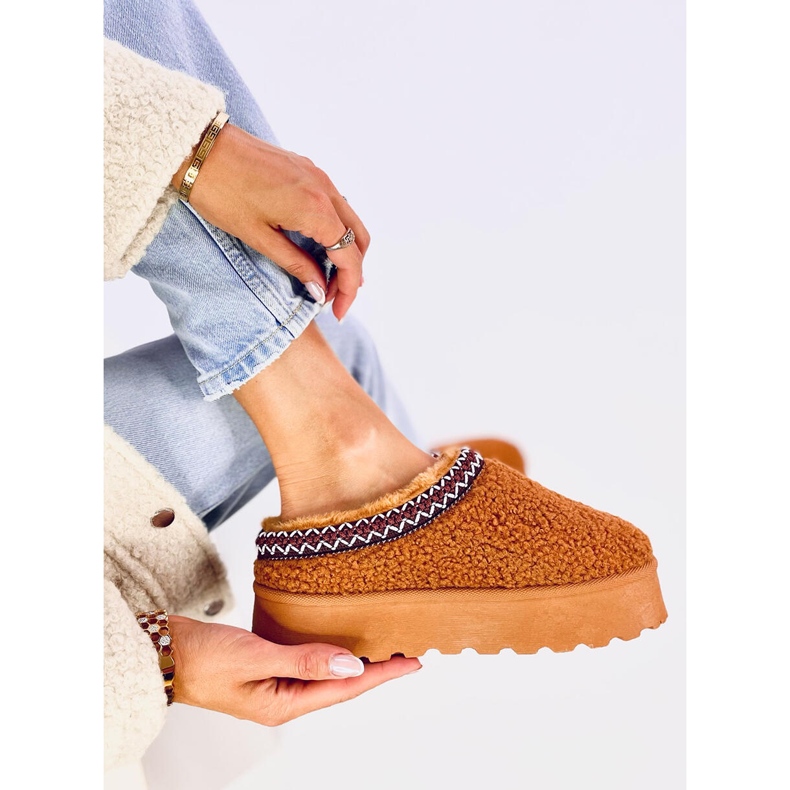 Botas de nieve cortas de mujer con borrego camel marrón 1