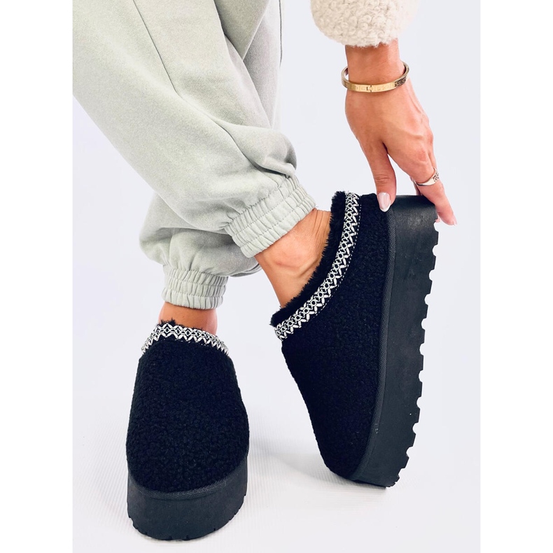 Botas de nieve cortas para mujer con piel de oveja y bordado, negro 2