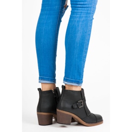 Kylie Botas negras con flecos negro 1