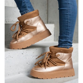 Botas de nieve de mujer con plataforma y forro de pelo en color marrón 1