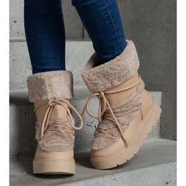 Botas de nieve sin cordones de mujer con aislamiento beige decoradas con pelo 2