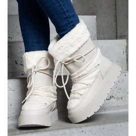 Botas de nieve sin cordones de mujer con aislamiento beige claro y decoradas con pelo 2