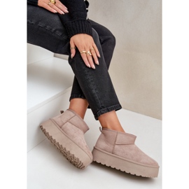 Botas de nieve aisladas para mujer con plataforma beige 8