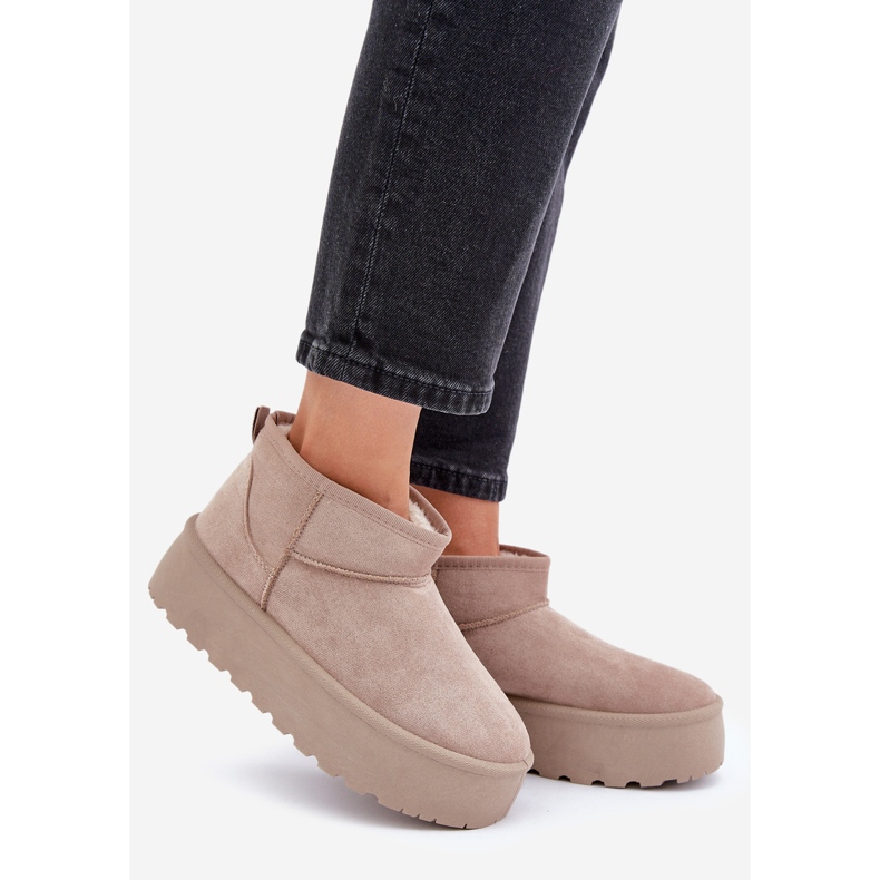 Botas de nieve aisladas para mujer con plataforma beige 1 Botas de nieve aisladas para mujer con plataforma beige 1
