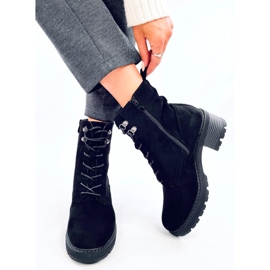 Botas de mujer aisladas con pelo, negro 2