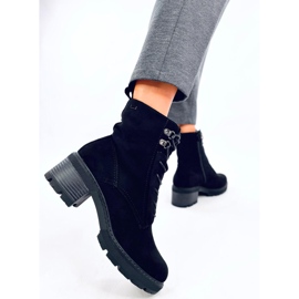 Botas de mujer aisladas con pelo, negro 3