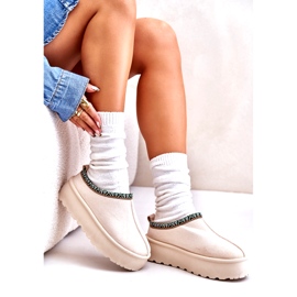 Zapatillas para mujeres en la plataforma con bordados beige ligeros 2