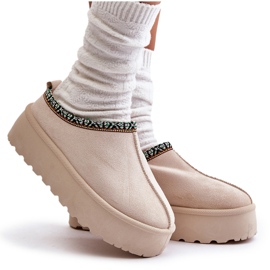 Zapatillas para mujeres en la plataforma con bordados beige ligeros 4