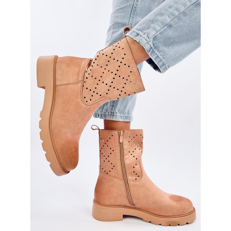 Botas de mujer caladas, beige 2