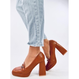 Zapatos de mujer de tacón con decoración marrón. 1