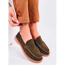 Mocasines de mujer suaves en color verde. 1
