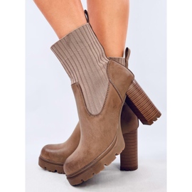 Botín caqui tacón beige 3