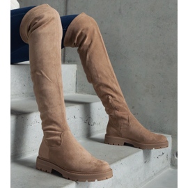 Botas largas marrones con suela plana. marrón 2