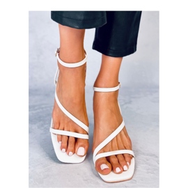 Sandalias blancas de tacón blanco 2