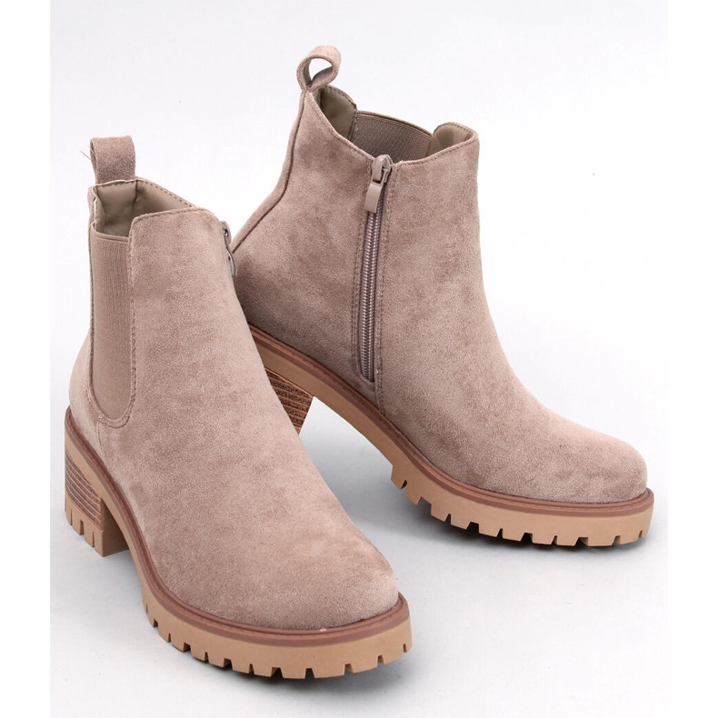 Botas Chelsea de ante caqui con tacón alto beige 1