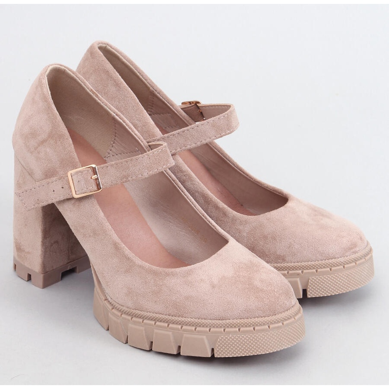 Salón beige-caqui con plataforma y correa 1