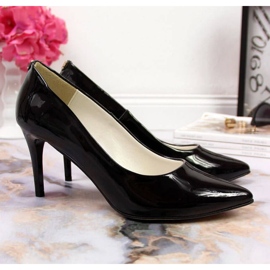Zapatos de salón en un stiletto lacado negro W Juma 11