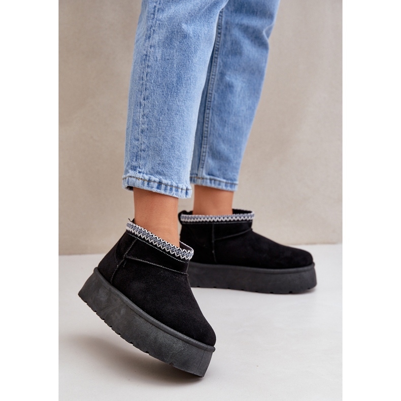 Botas de nieve de plataforma negras con bordado decorativo negro 2