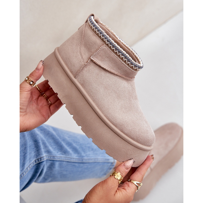 Botas de nieve con plataforma beige claro y bordado decorativo 2 Botas de nieve con plataforma beige claro y bordado decorativo 2