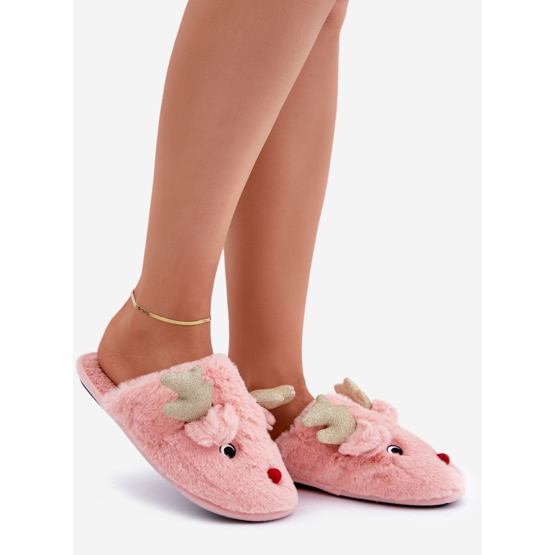 Pantuflas navideñas peludas de color rosa con motivo de renos rosado 1 Pantuflas navideñas peludas de color rosa con motivo de renos rosado 1
