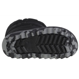 Bota Crocs Classic Neo Puff 207684-001 negro 3