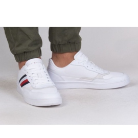 Zapatillas Tommy Hilfiger Court Cupsole Retro Lth Stripes M FM0FM04828YBS blanco 6