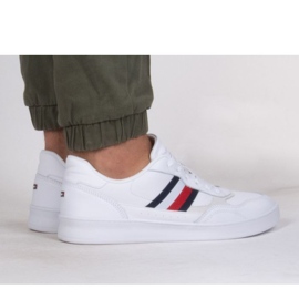 Zapatillas Tommy Hilfiger Court Cupsole Retro Lth Stripes M FM0FM04828YBS blanco 7