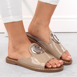 M.Daszyński W SAN34 pantuflas de charol beige 4