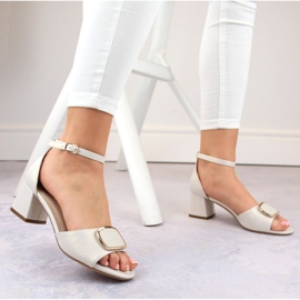 Sergio Leone W SK444B sandalias formales con perlas y tacón alto blanco 3