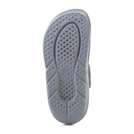 Chanclas Crocs Off Grid Clog 209501-007 gris 7