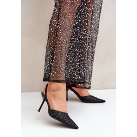 Tacones altos con tacón abierto decorado con purpurina negra. negro 2