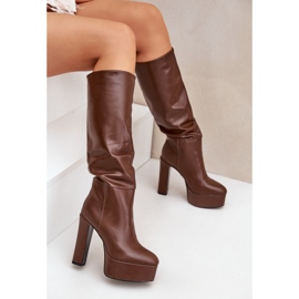 Botas marrones de ecopiel con tacón y plataforma. marrón 7