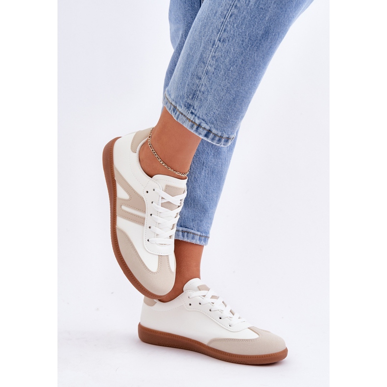 Zapatillas Bajas de Mujer Confeccionadas en Piel Ecológica, Blanco y Beige Navidemi 2