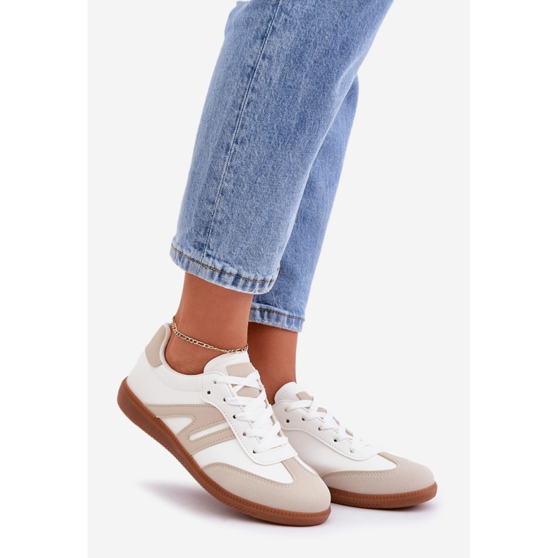 Zapatillas Bajas de Mujer Confeccionadas en Piel Ecológica, Blanco y Beige Navidemi 1 Zapatillas Bajas de Mujer Confeccionadas en Piel Ecológica, Blanco y Beige Navidemi 1