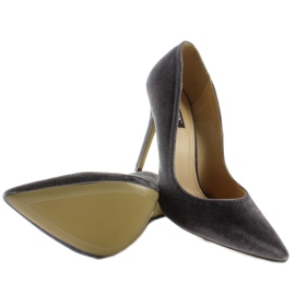 Increíbles tacones de terciopelo gris 3