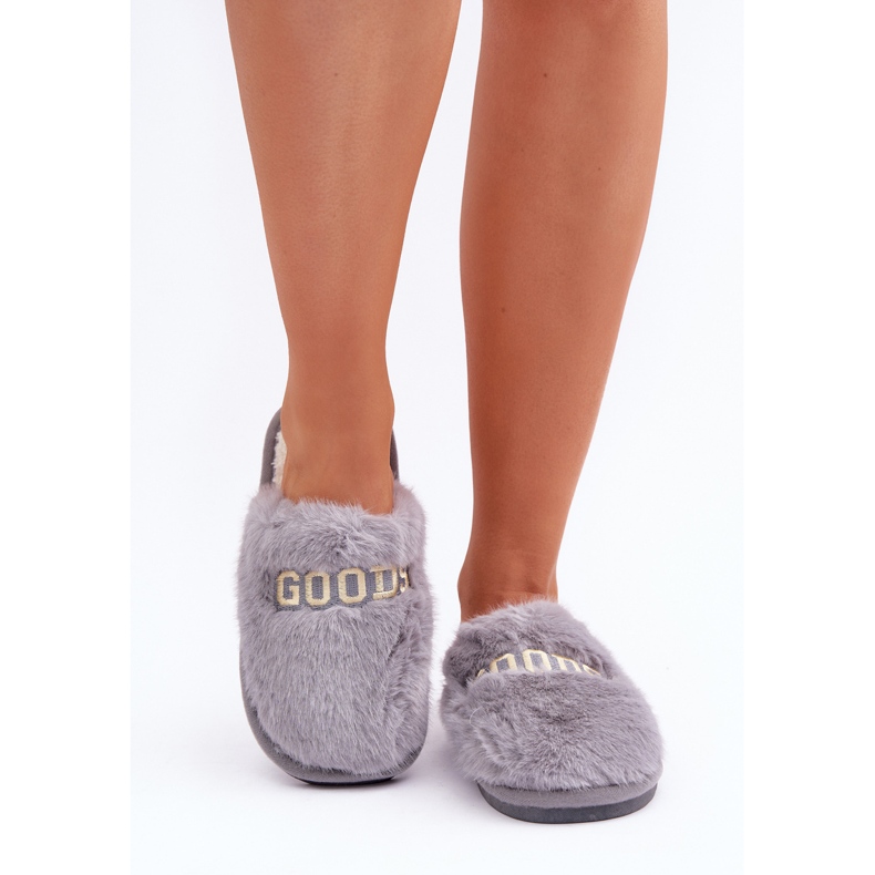Pantuflas de mujer con pelo e inscripción, gris 2 Pantuflas de mujer con pelo e inscripción, gris 2