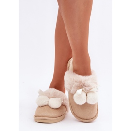 Pantuflas de mujer beige con pelo. 3