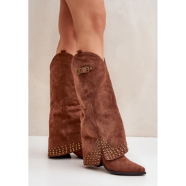 Botas de mujer marrones con parte superior decorativa. marrón 2