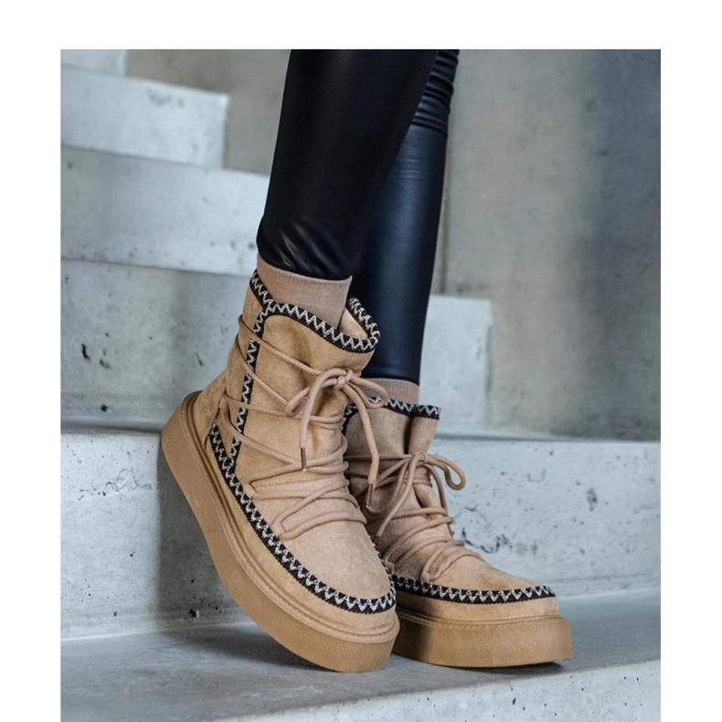 Botas de nieve beige con cordones y plataforma decoradas con bordado Mckenzie - Solea 1