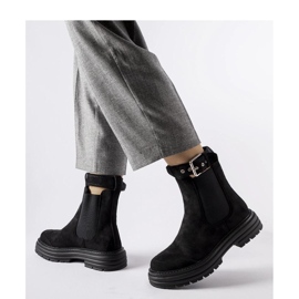 Botines negros con cierre decorativo 2