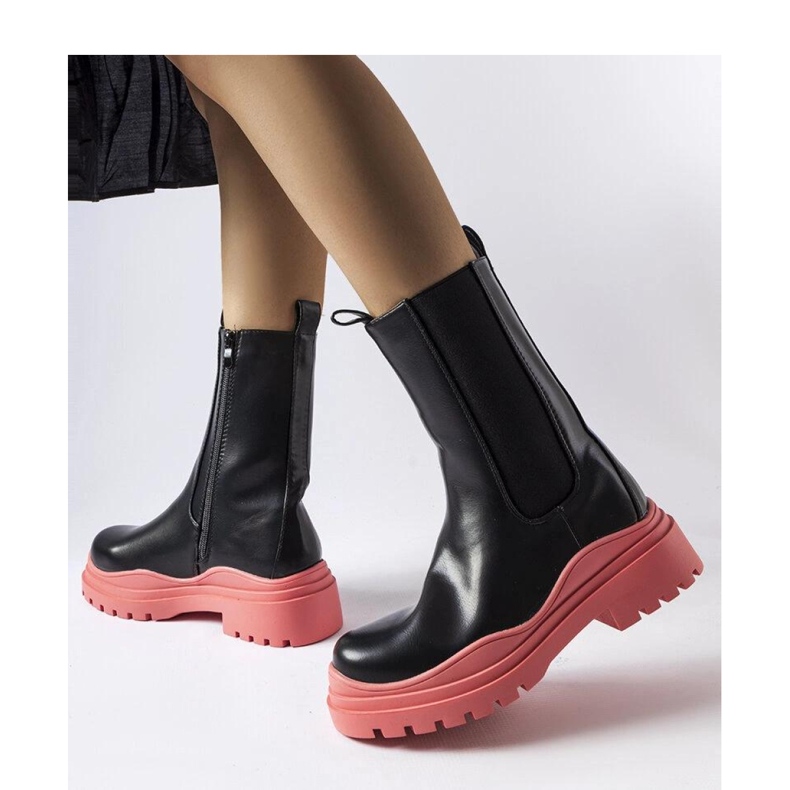 Botas negras con suela de color. negro 1 Botas negras con suela de color. negro 1