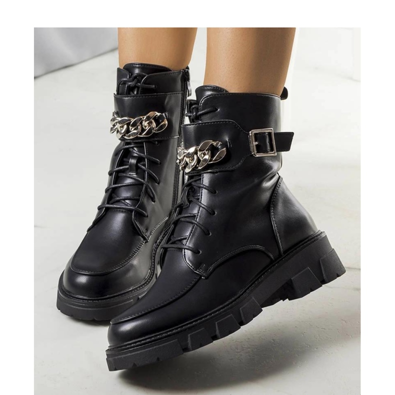 Botas de montaña negras con aislamiento negro 2