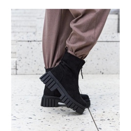 Botas negras con cremallera y aislamiento hechas de ante ecológico. negro 4